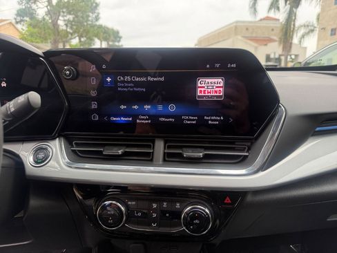 Used 2025 Chevrolet Trax LT image 17