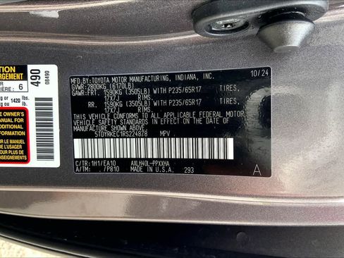 Used 2024 Toyota Sienna XLE image 35