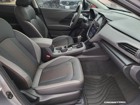 Certified 2025 Subaru Crosstrek 2.5i Limited w/ Crosstrek Mirror Package image 9