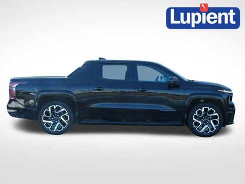 Used 2024 Chevrolet Silverado EV RST image 2