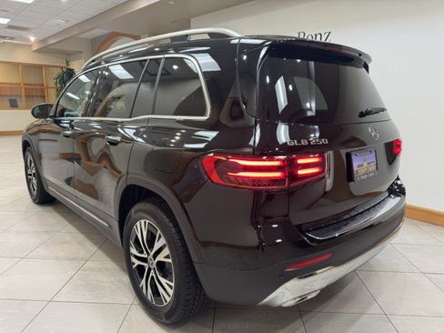 Certified 2025 Mercedes-Benz GLB 250 image 3