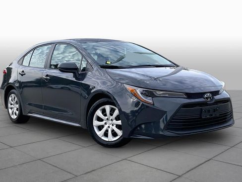 Used 2024 Toyota Corolla LE FWD image 3