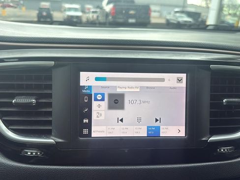 Used 2023 Chrysler Voyager LX image 15