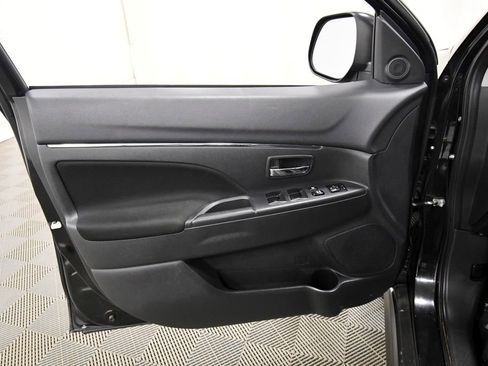 Used 2024 Mitsubishi Outlander Sport SE AWD/4WD image 13