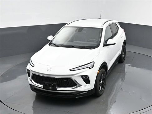 Used 2024 Buick Encore GX Sport Touring image 19