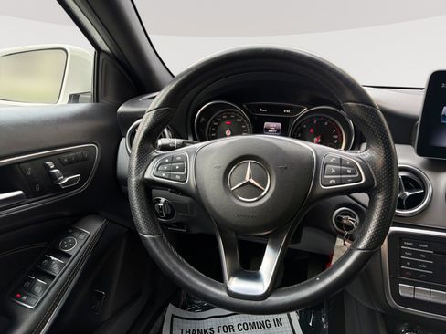 Used 2020 Mercedes-Benz GLA 250 4MATIC image 11