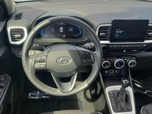 Certified 2025 Hyundai Venue Limited FWD image 15