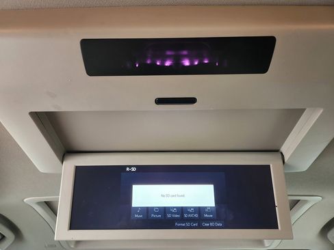 Used 2020 Toyota Sienna XLE Premium FWD image 30