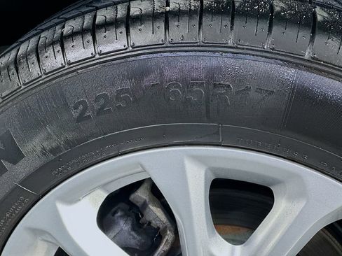 Used 2020 Chevrolet Equinox LT w/ Driver Convenience Package image 32