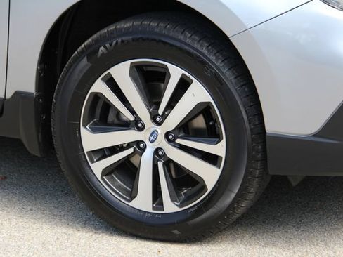 Used 2018 Subaru Outback 2.5i Limited AWD/4WD image 14