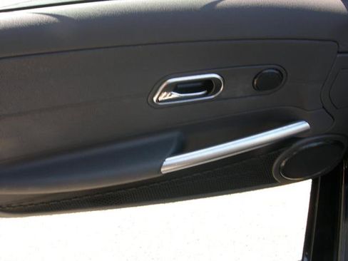 Used 2005 Chrysler Crossfire Convertible image 3