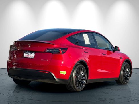 Used 2023 Tesla Model Y Performance image 4