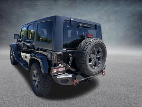 Used 2015 Jeep Wrangler Unlimited Sahara w/ Connectivity Group AWD/4WD image 10
