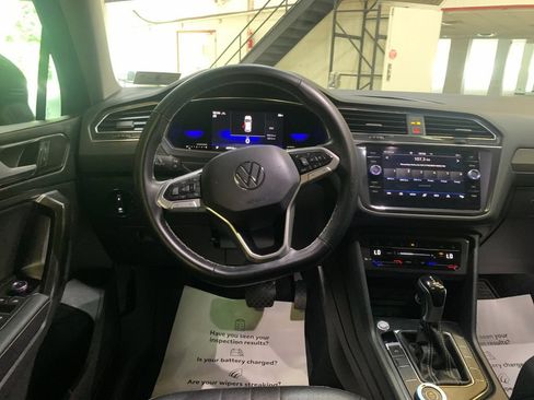 Used 2022 Volkswagen Tiguan SE AWD/4WD image 17