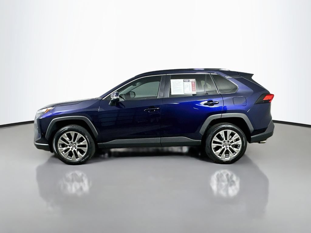 Used 2022 Toyota RAV4 XLE Premium FWD image 5
