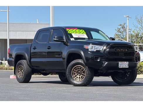 Used 2023 Toyota Tacoma 4x4 Double Cab w/ Trail Edition image 2