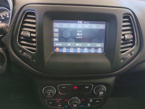 Used 2020 Jeep Compass Latitude w/ Cold Weather Group image 23