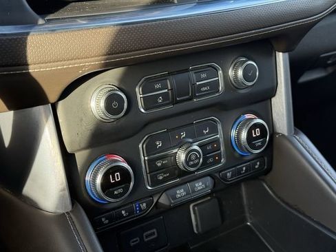 Used 2023 GMC Yukon SLT image 31