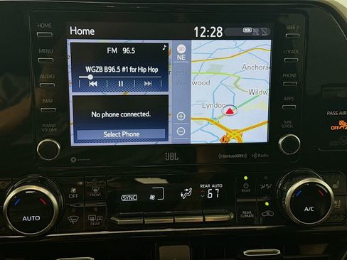 Used 2022 Toyota Highlander Limited FWD image 14
