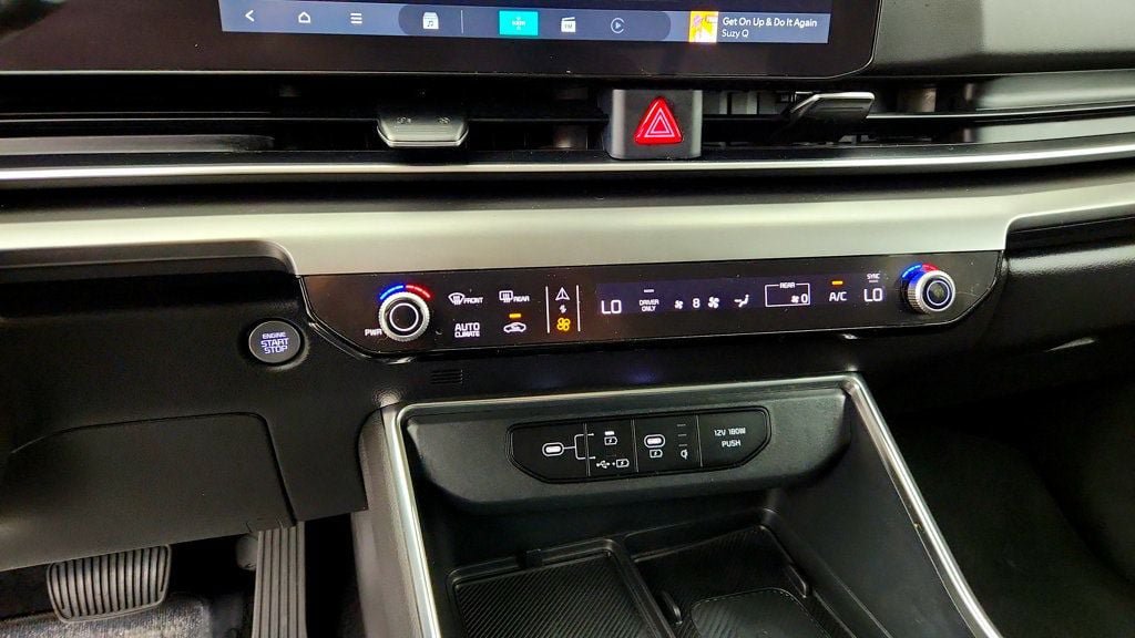 Used 2025 Kia Carnival SX FWD image 18