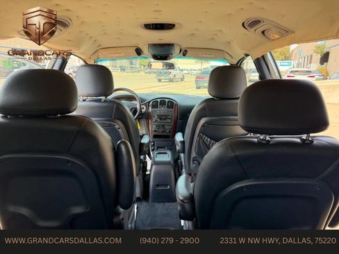 Used 2001 Chrysler Town & Country LXi image 11