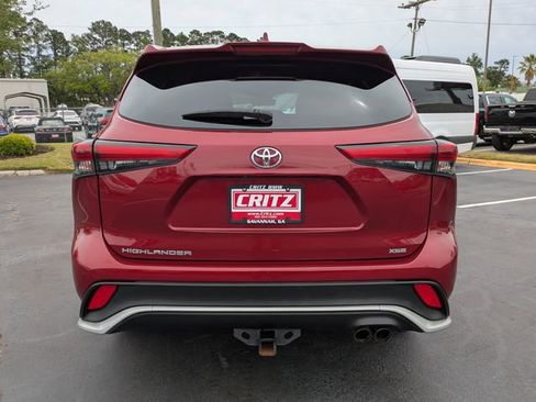 Used 2021 Toyota Highlander XSE FWD image 6