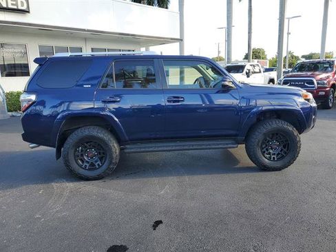 Used 2018 Toyota 4Runner SR5 Premium image 16