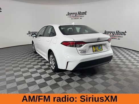 Used 2025 Toyota Corolla LE image 9