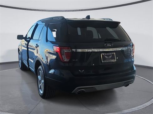 Used 2016 Ford Explorer XLT w/ Equipment Group 202A image 4