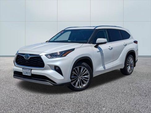 Used 2020 Toyota Highlander Platinum AWD/4WD image 1