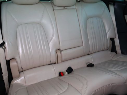 Used 2017 Maserati Levante image 18