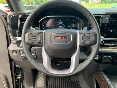 Used 2025 GMC Sierra 1500 Elevation w/ Preferred Package AWD/4WD image 18