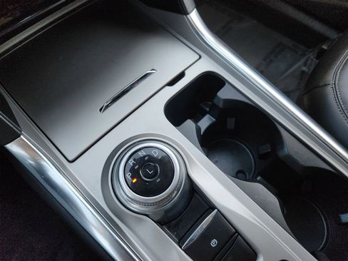 Used 2023 Ford Explorer Limited image 21