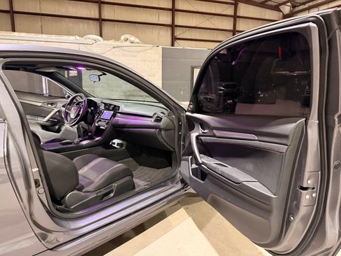 Used 2018 Honda Civic Si image 17
