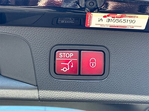 Certified 2022 Mercedes-Benz GLC 300 image 21