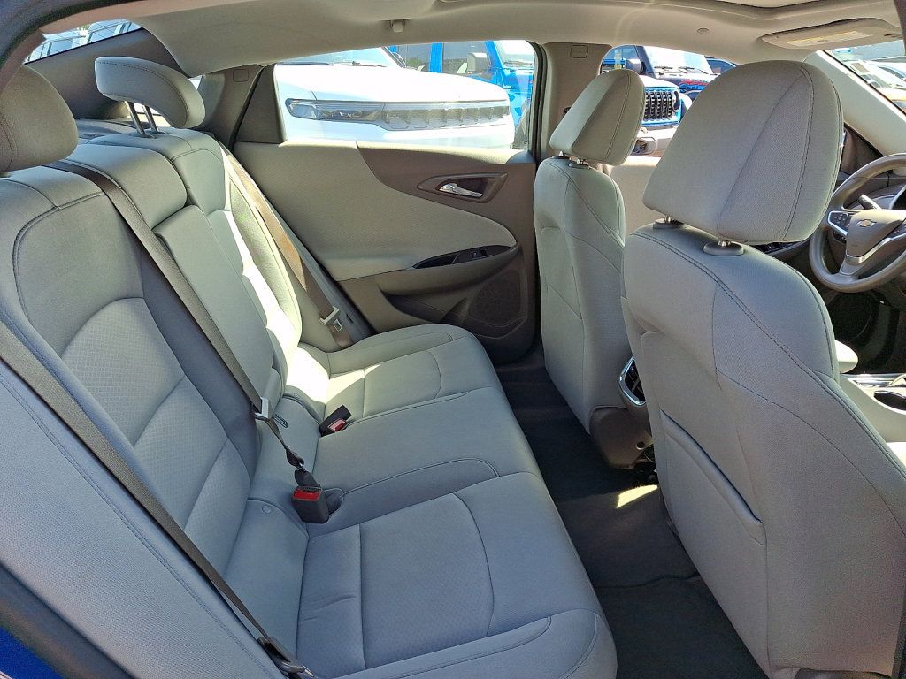 Used 2023 Chevrolet Malibu LT FWD image 15