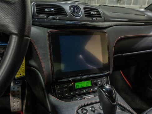 Used 2018 Maserati GranTurismo Sport RWD image 43