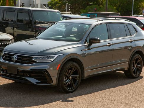 Used 2023 Volkswagen Tiguan SE R-Line FWD image 9