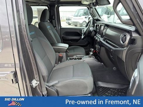 Used 2021 Jeep Wrangler Unlimited Rubicon 4xe w/ Cold Weather Group AWD/4WD image 17