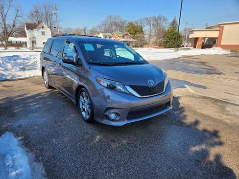 Used 2013 Toyota Sienna SE image 5