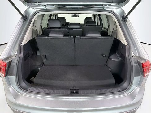 Used 2021 Volkswagen Tiguan SE image 27
