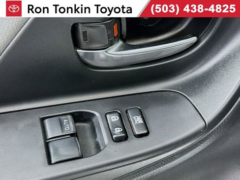 Certified 2016 Toyota Yaris LE image 16