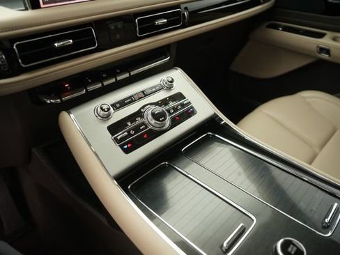 Used 2024 Lincoln Aviator 2WD w/ Premium Package image 27