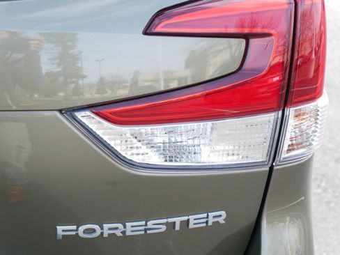 Used 2024 Subaru Forester Premium image 17