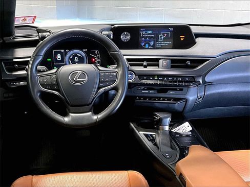 Used 2019 Lexus UX 250h image 11