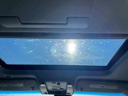 Used 2015 Cadillac Escalade ESV Luxury image 23