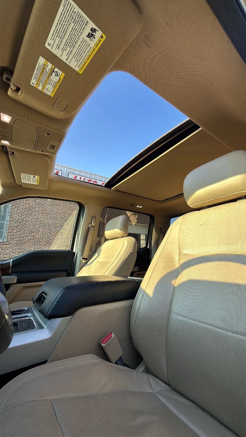 Used 2017 Ford F150 Lariat w/ Equipment Group 502A Luxury AWD/4WD image 27