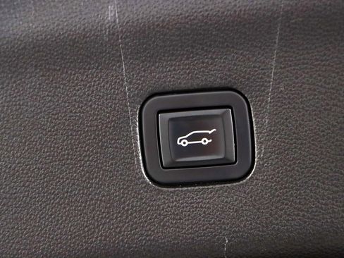 Used 2019 Buick Enclave Essence image 31