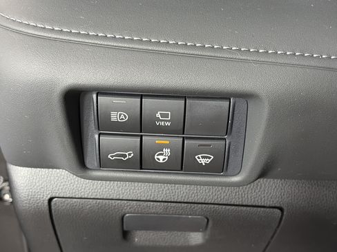 Used 2021 Toyota Highlander Limited AWD/4WD image 29