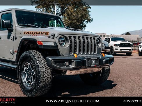 Used 2020 Jeep Gladiator Mojave AWD/4WD image 10